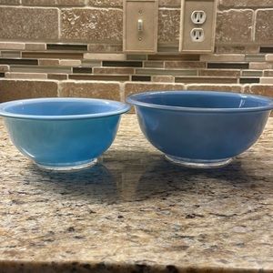 Pyrex Moody Blues Clear Bottom Bowl Set of 2